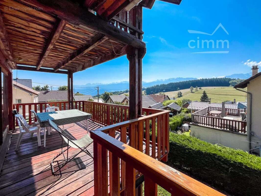 Maison à LA TERRASSE