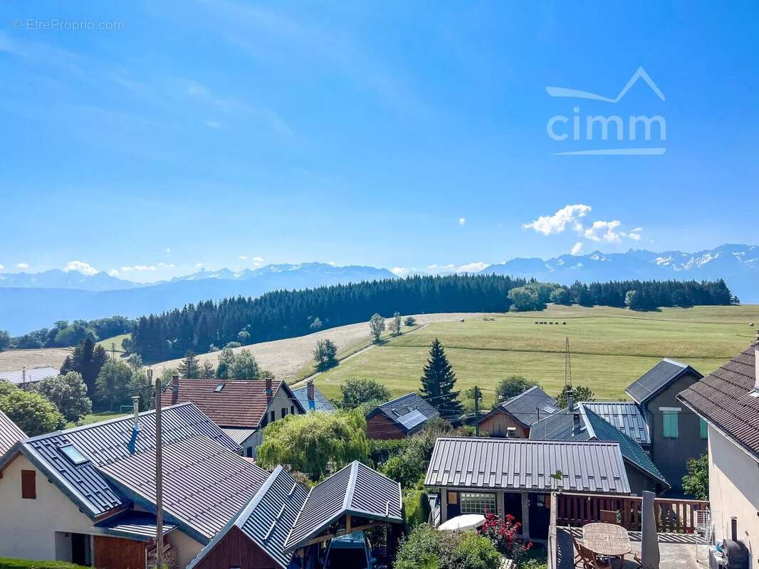 Maison à LA TERRASSE