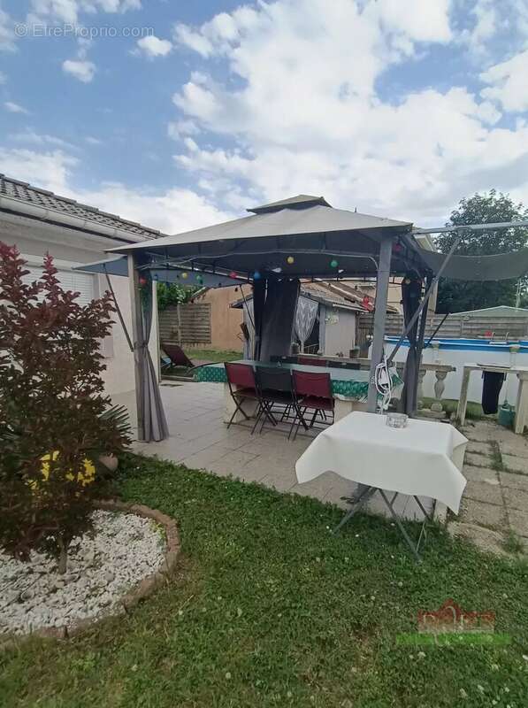 Maison à LES ROCHES-DE-CONDRIEU