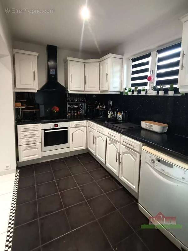 Maison à LES ROCHES-DE-CONDRIEU