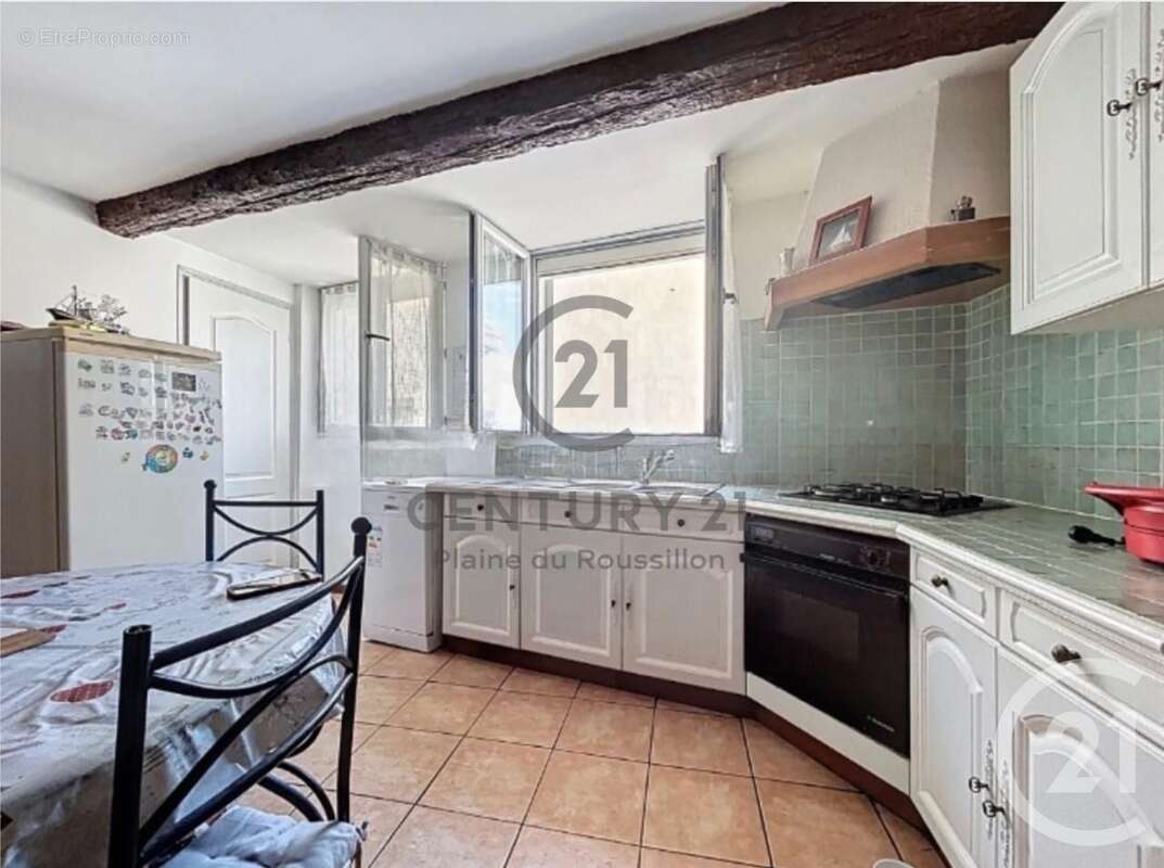 Maison à OPOUL-PERILLOS