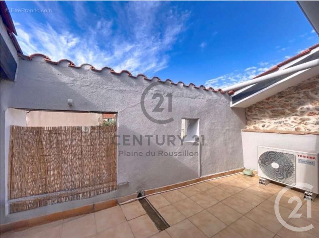 Maison à OPOUL-PERILLOS