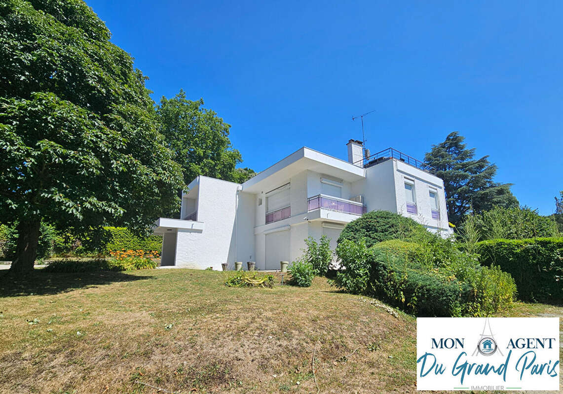 Appartement à VERRIERES-LE-BUISSON