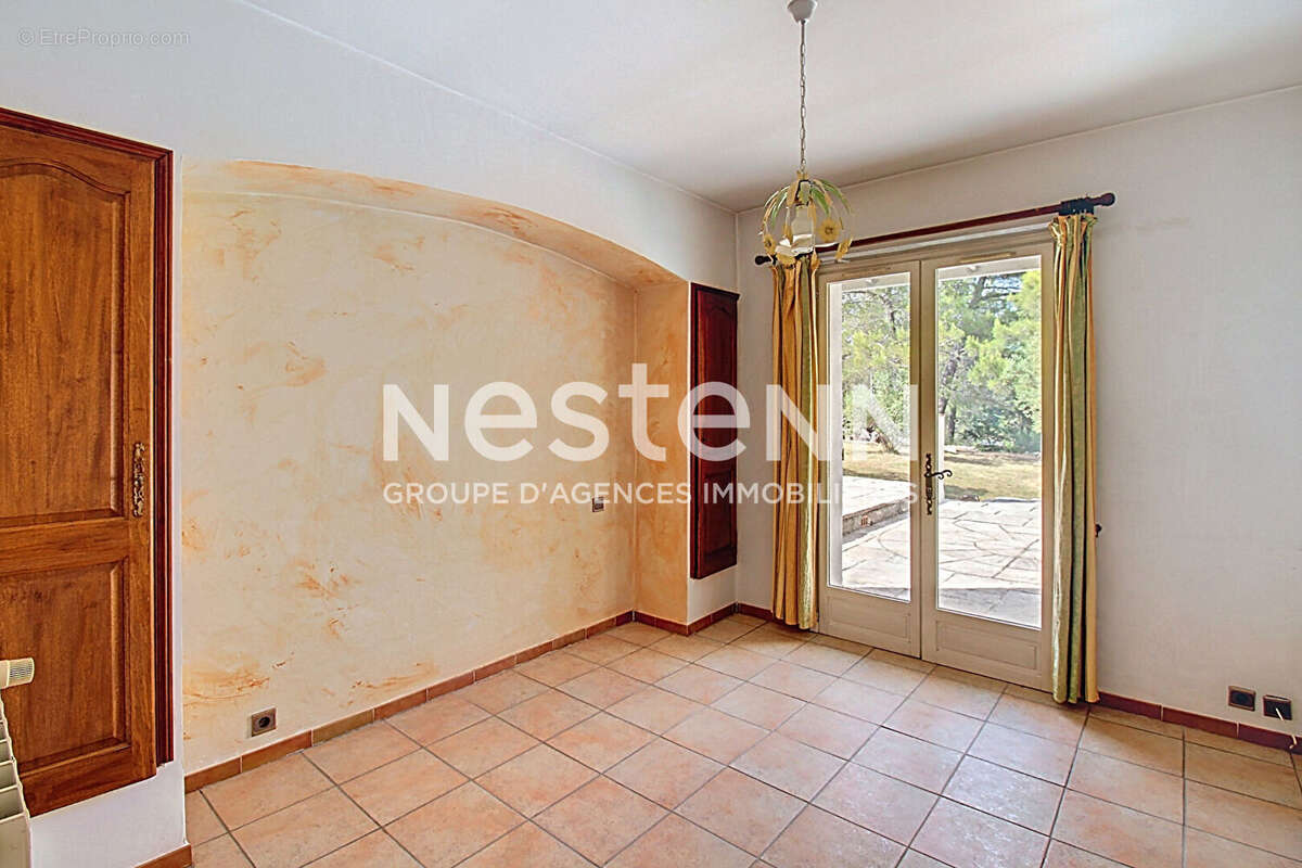 Maison à MONTFERRAT