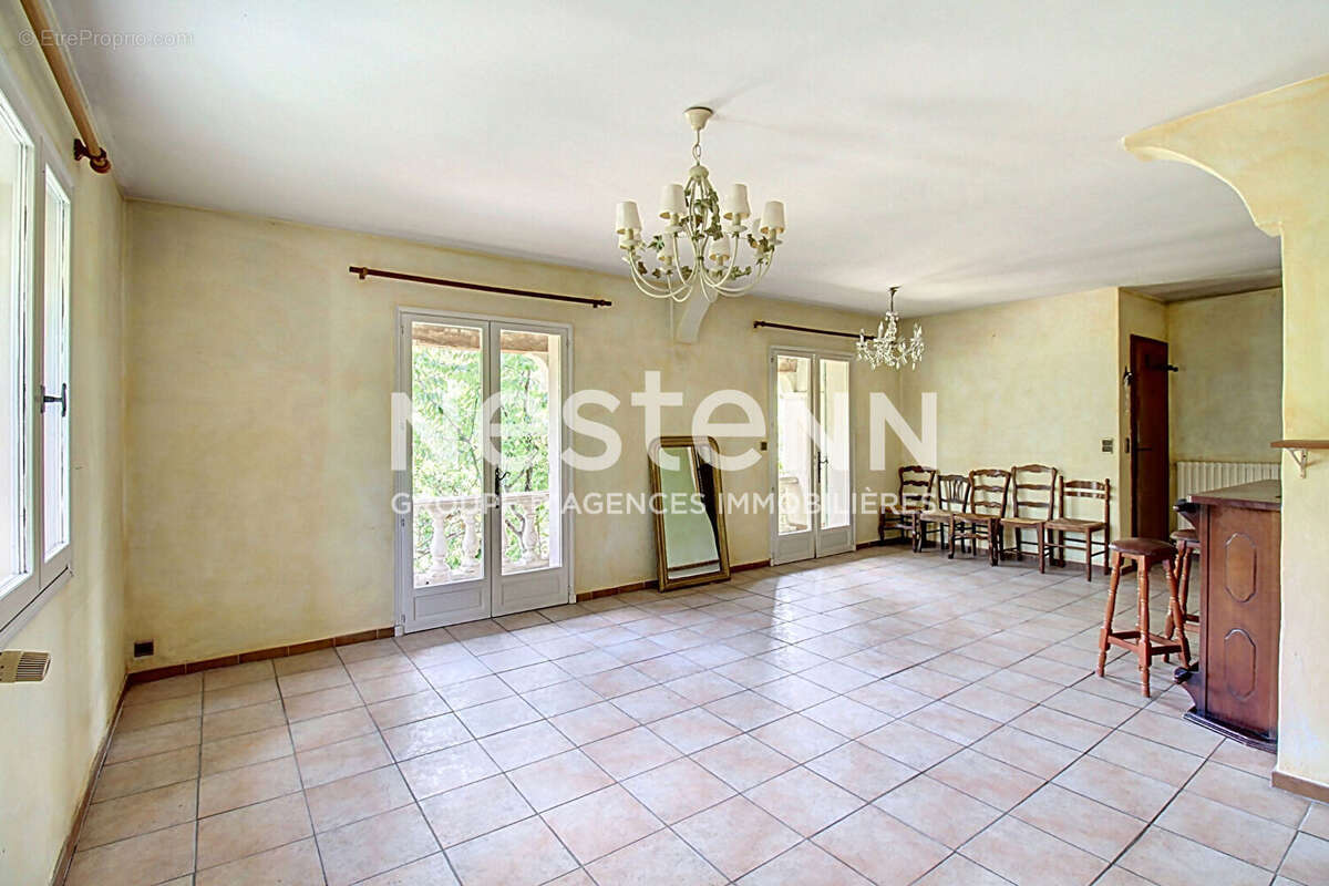 Maison à MONTFERRAT