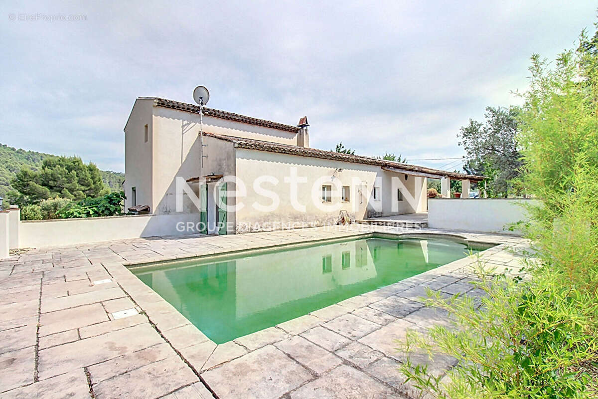 Maison à MONTFERRAT