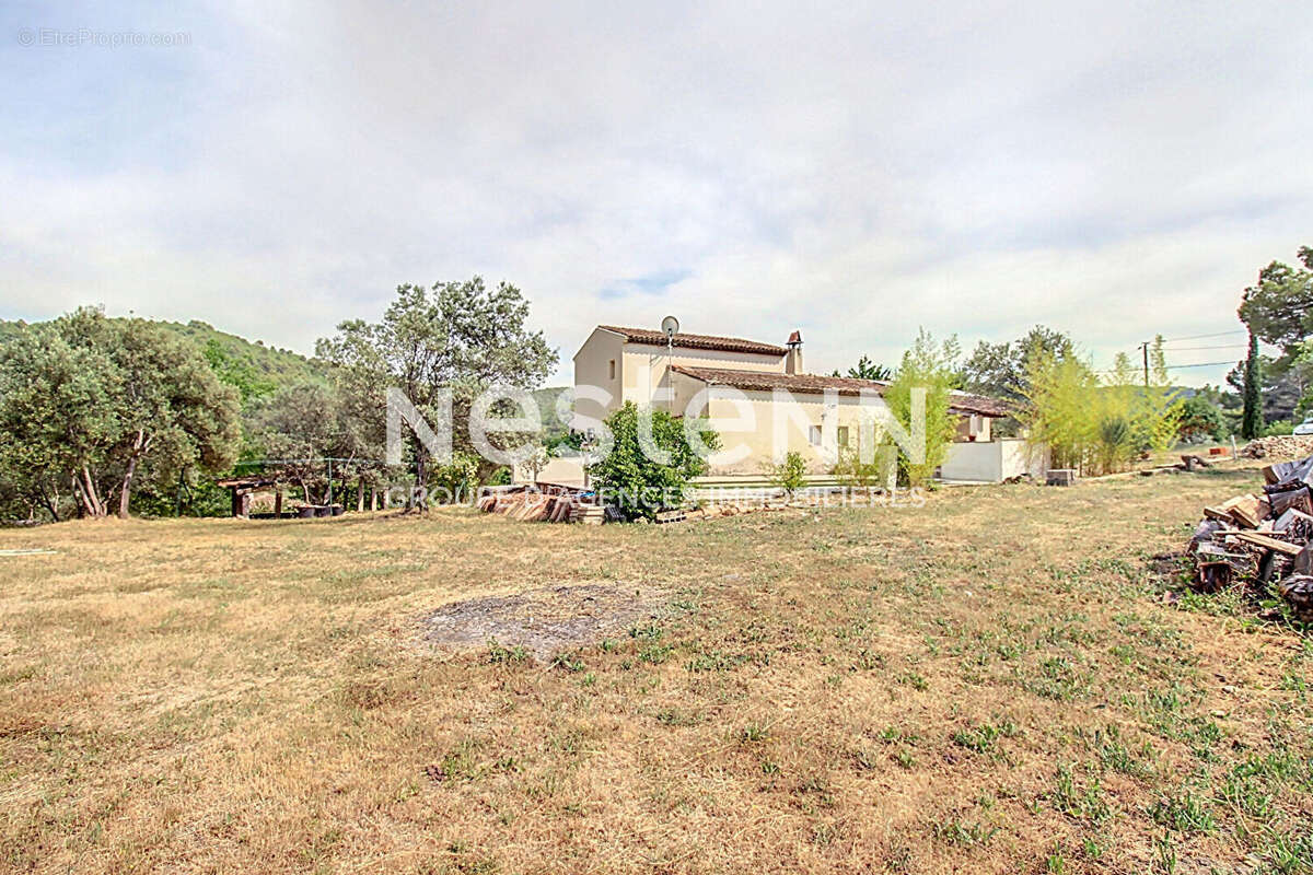 Maison à MONTFERRAT