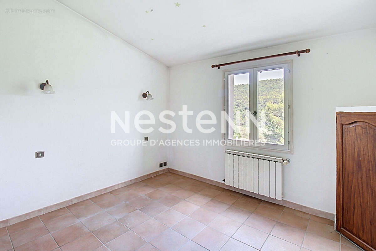 Maison à MONTFERRAT