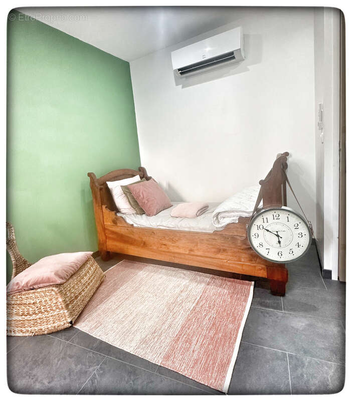 Maison à SAINT-THIBERY