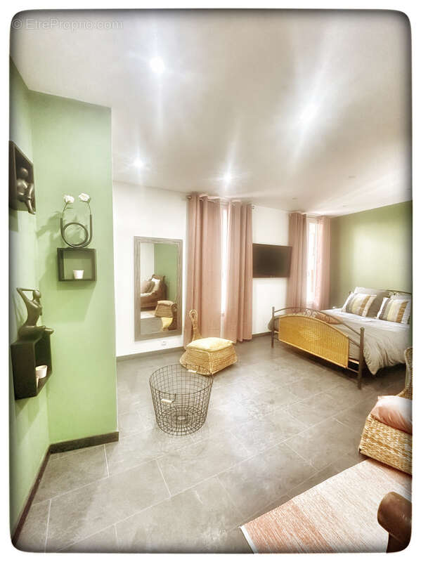 Maison à SAINT-THIBERY