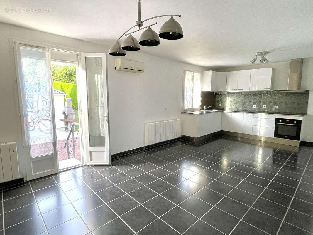 Maison à HOMBLIERES