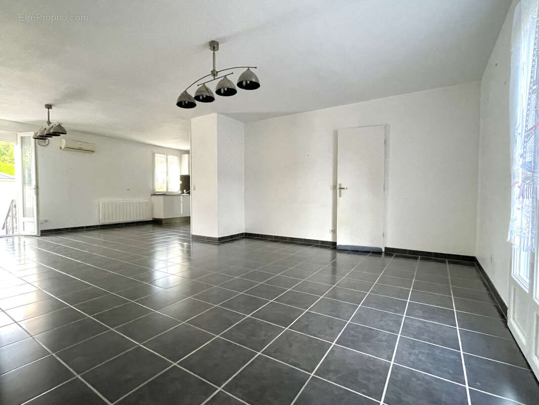 Maison à HOMBLIERES