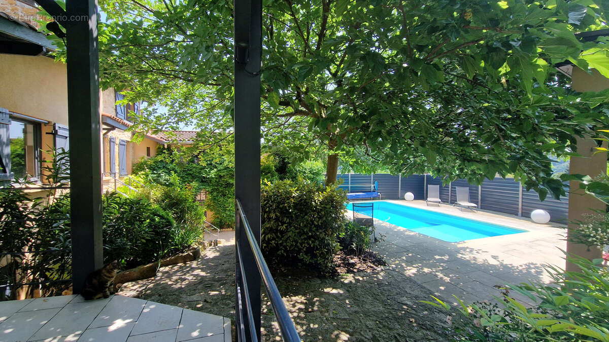 Maison à COUZON-AU-MONT-D&#039;OR