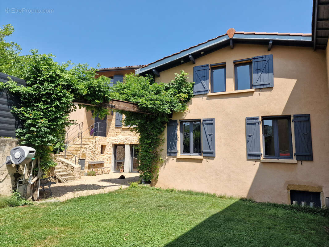 Maison à COUZON-AU-MONT-D&#039;OR