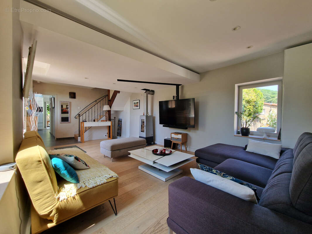 Maison à COUZON-AU-MONT-D&#039;OR