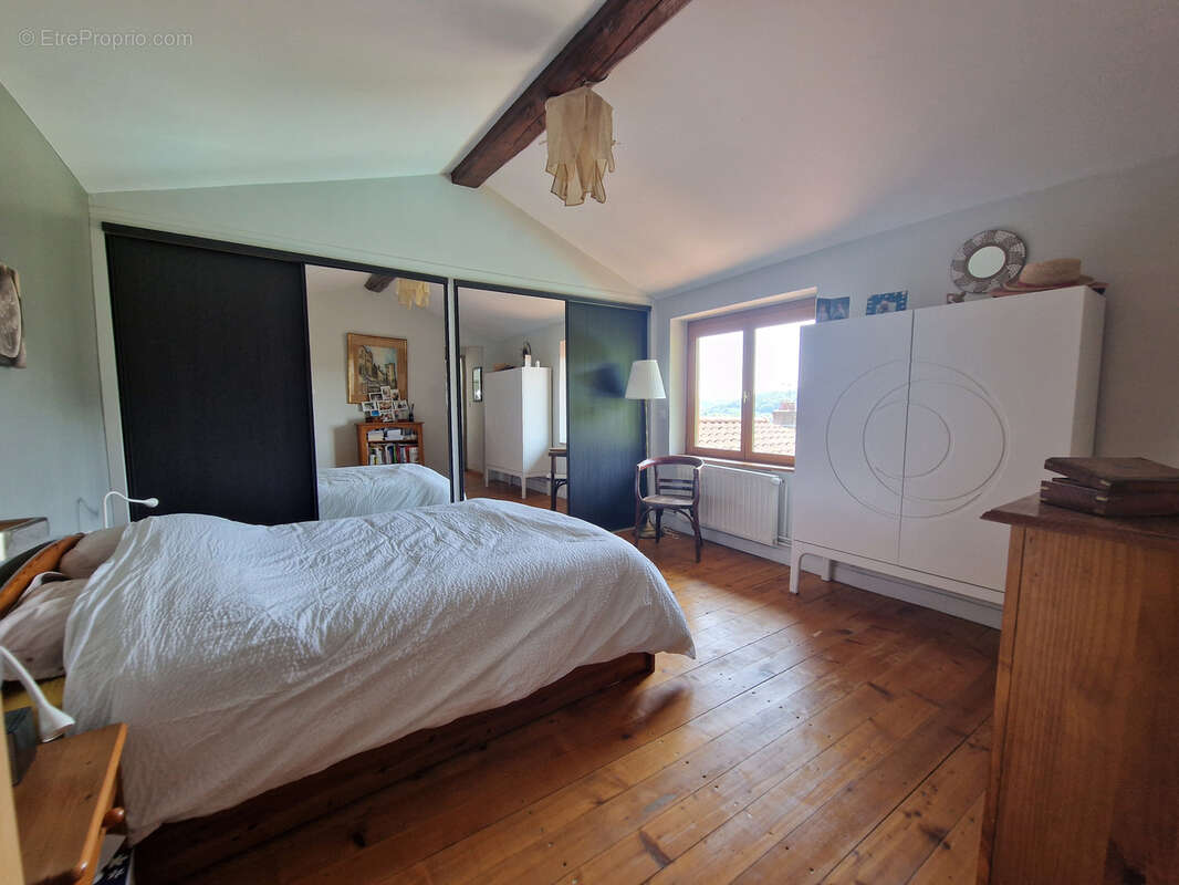 Maison à COUZON-AU-MONT-D&#039;OR