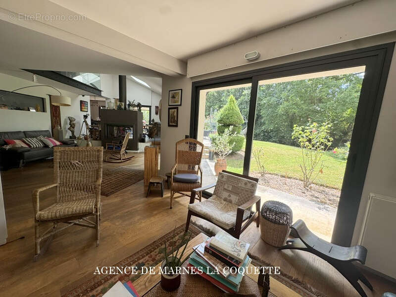 Maison à LA CELLE-SAINT-CLOUD