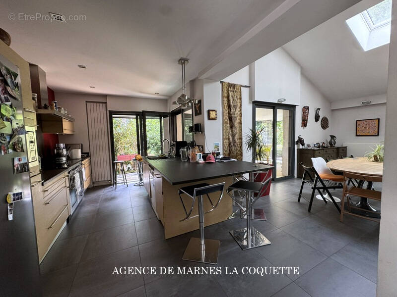 Maison à LA CELLE-SAINT-CLOUD