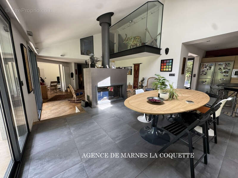 Maison à LA CELLE-SAINT-CLOUD