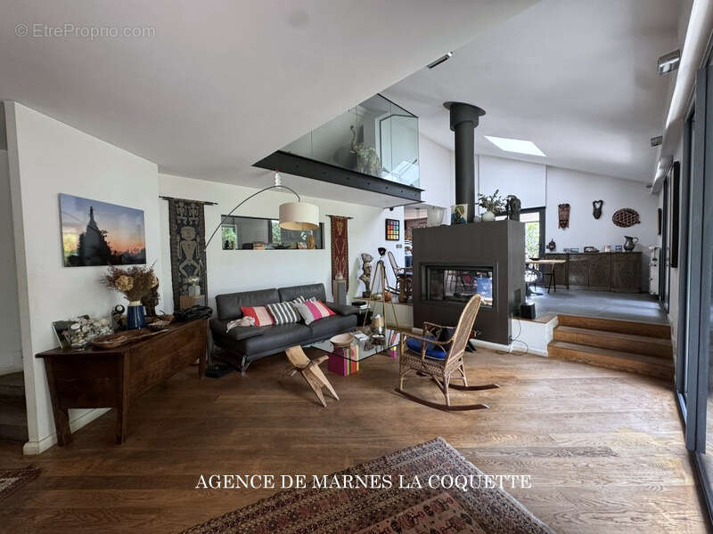 Maison à LA CELLE-SAINT-CLOUD