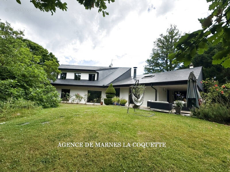 Maison à LA CELLE-SAINT-CLOUD