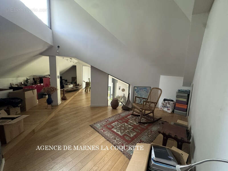 Maison à LA CELLE-SAINT-CLOUD