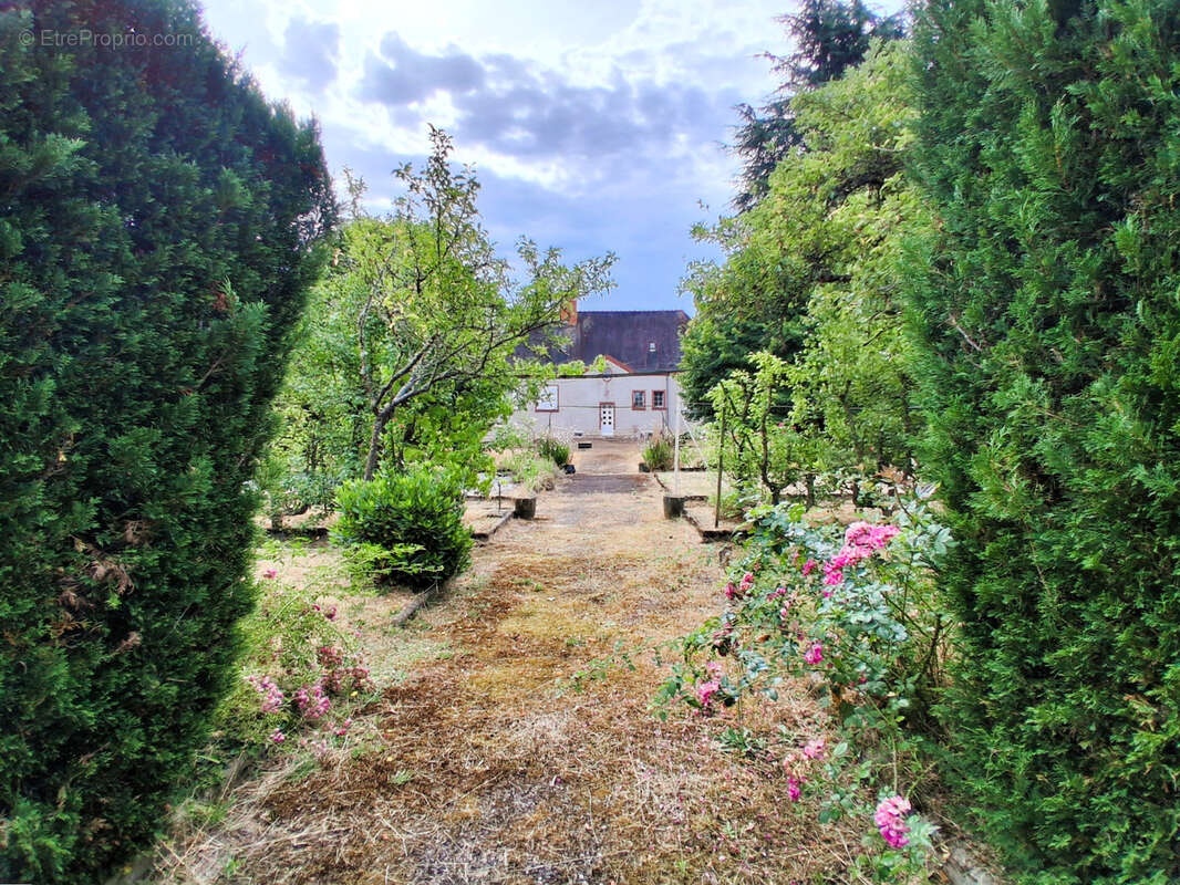 Maison à SAINT-GONDON