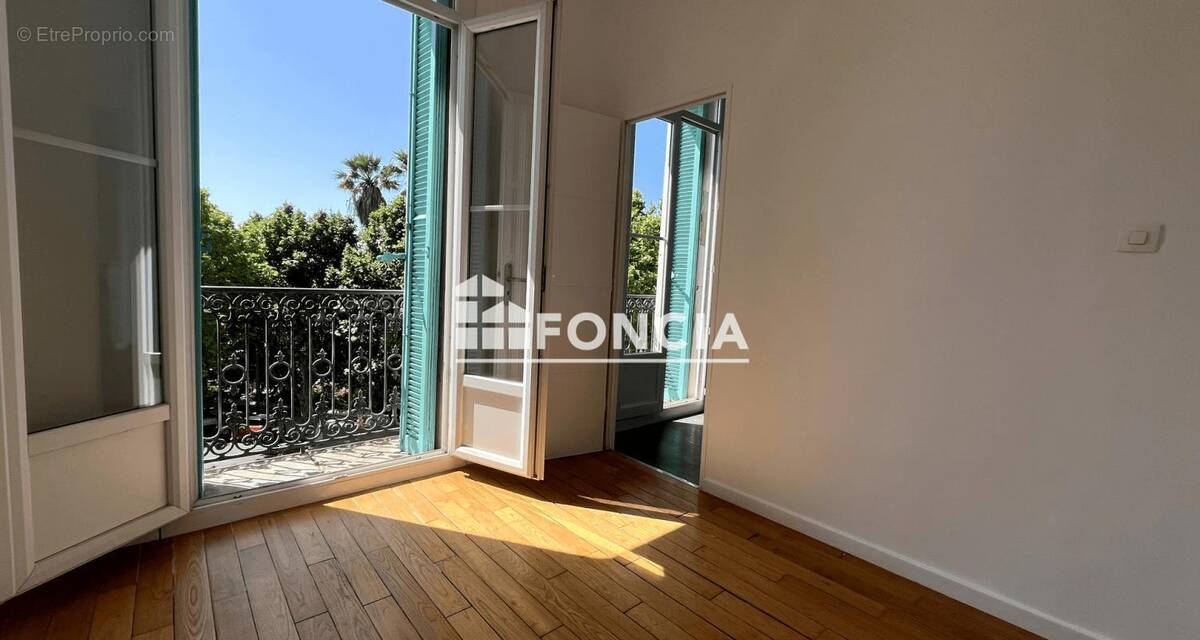 Appartement à HYERES
