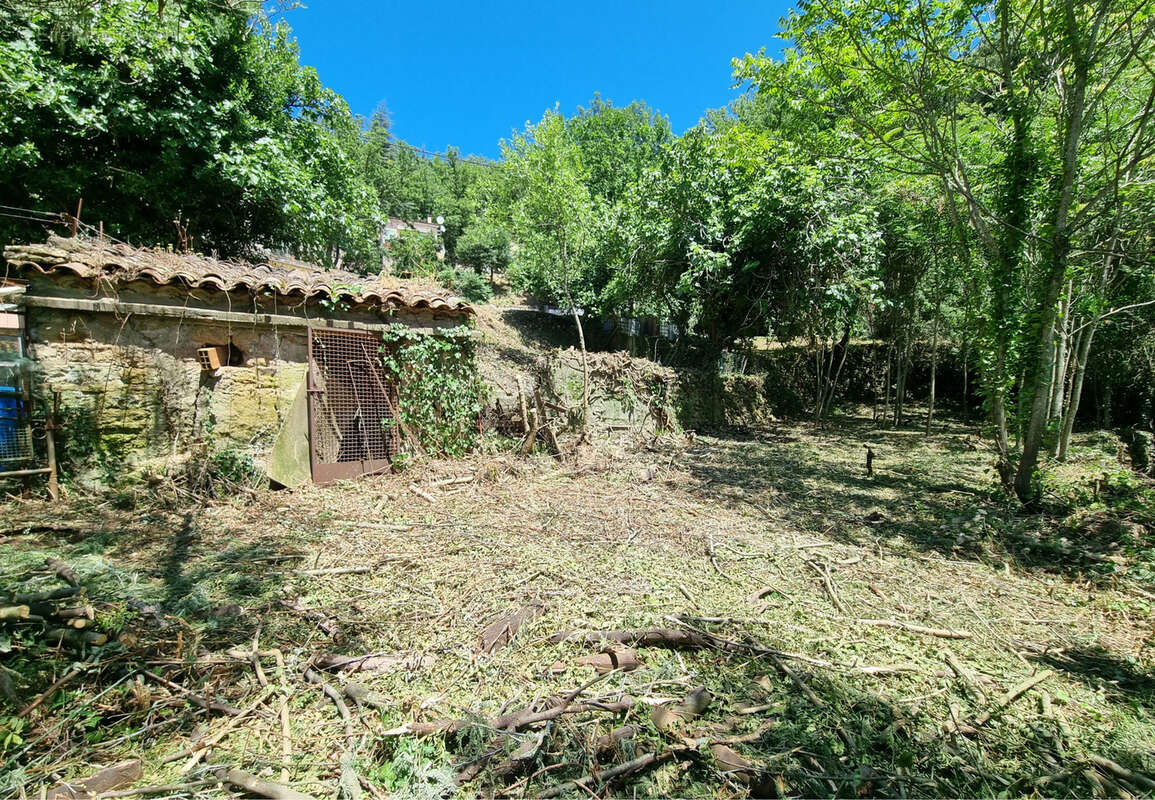 Terrain à LAMALOU-LES-BAINS