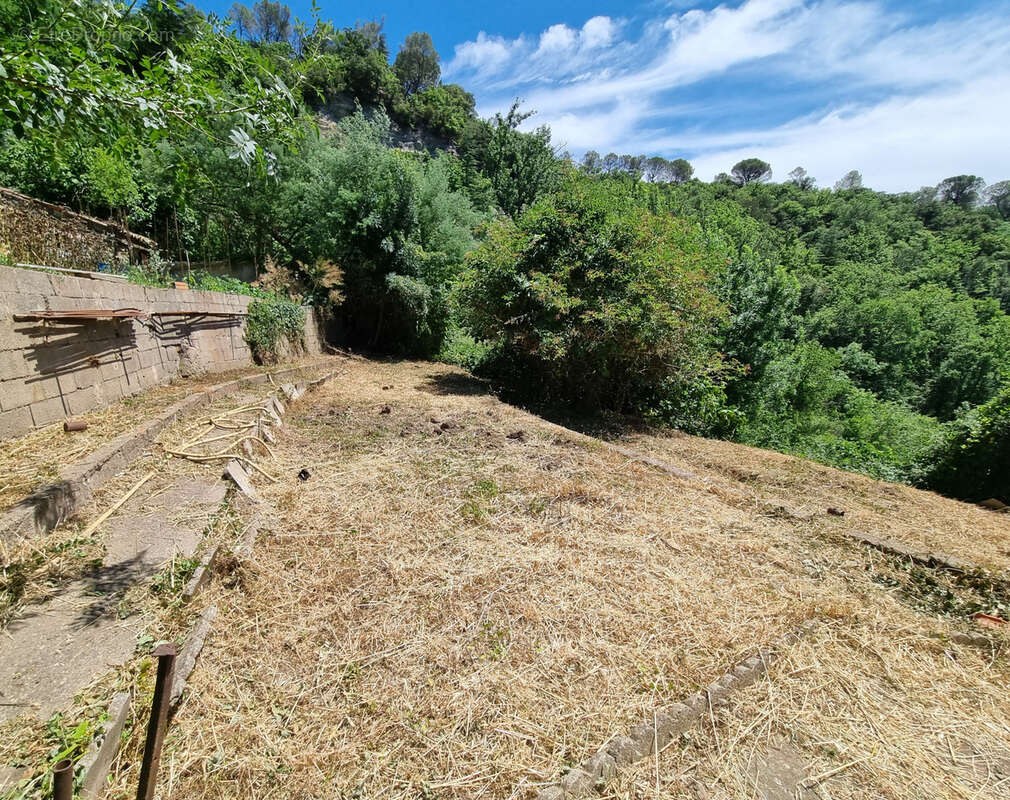 Terrain à LAMALOU-LES-BAINS