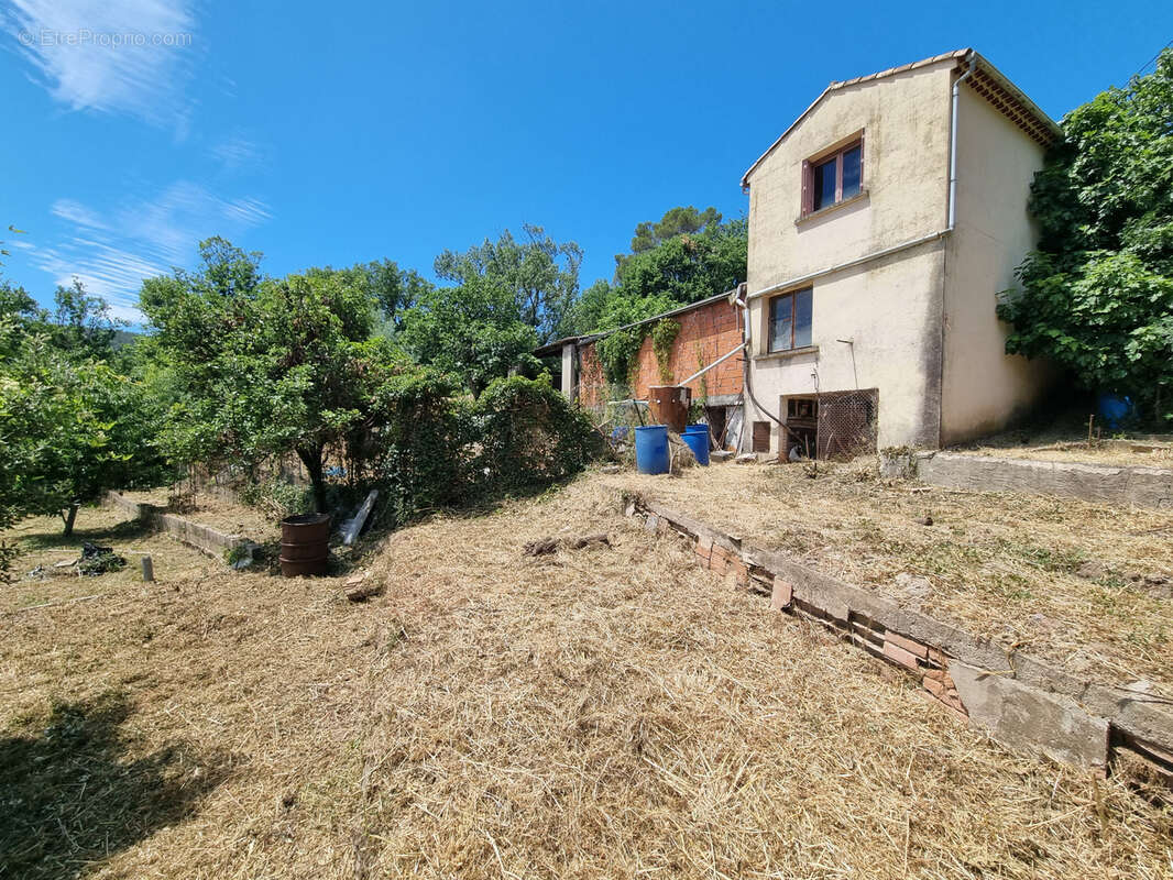 Terrain à LAMALOU-LES-BAINS