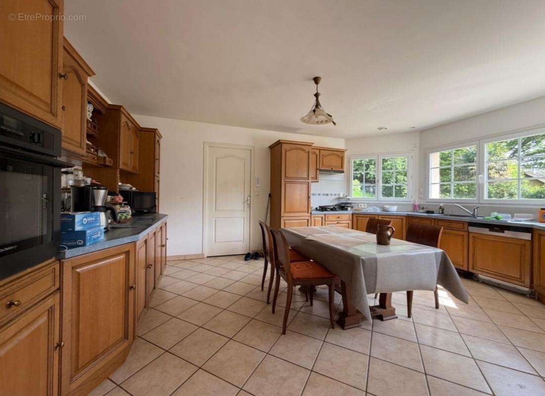 Maison à LE ROC-SAINT-ANDRE