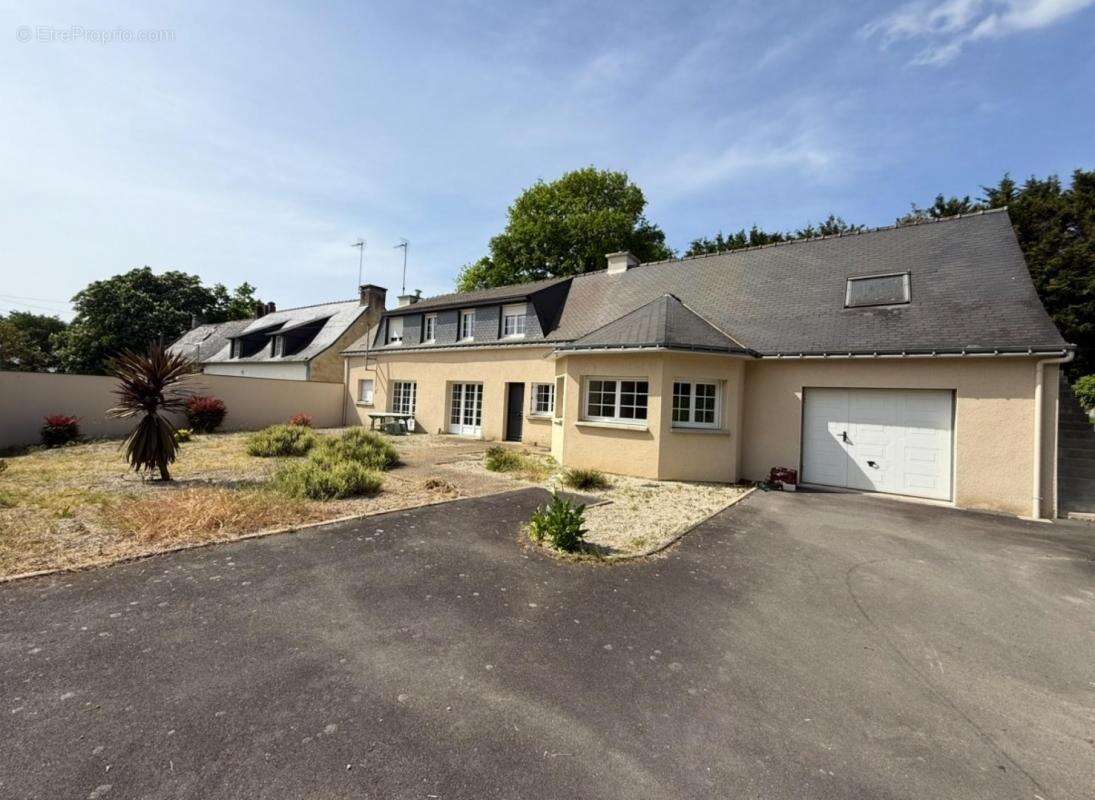 Maison à LE ROC-SAINT-ANDRE