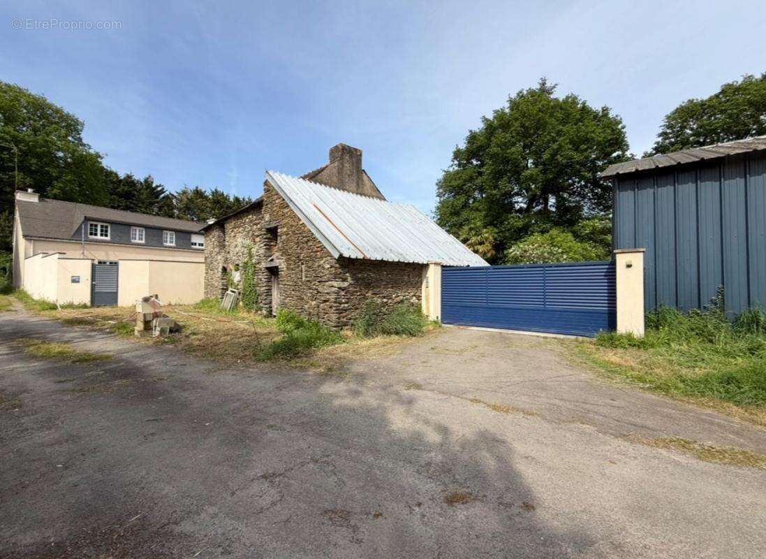 Maison à LE ROC-SAINT-ANDRE