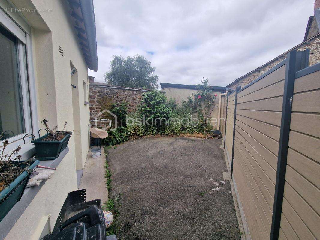 Maison à LOUVIGNE-DE-BAIS