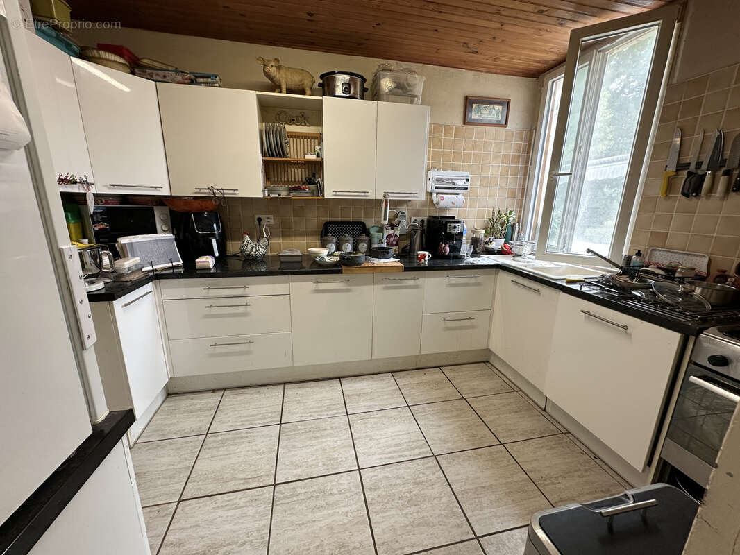 Maison à LA ROCHE-CHALAIS