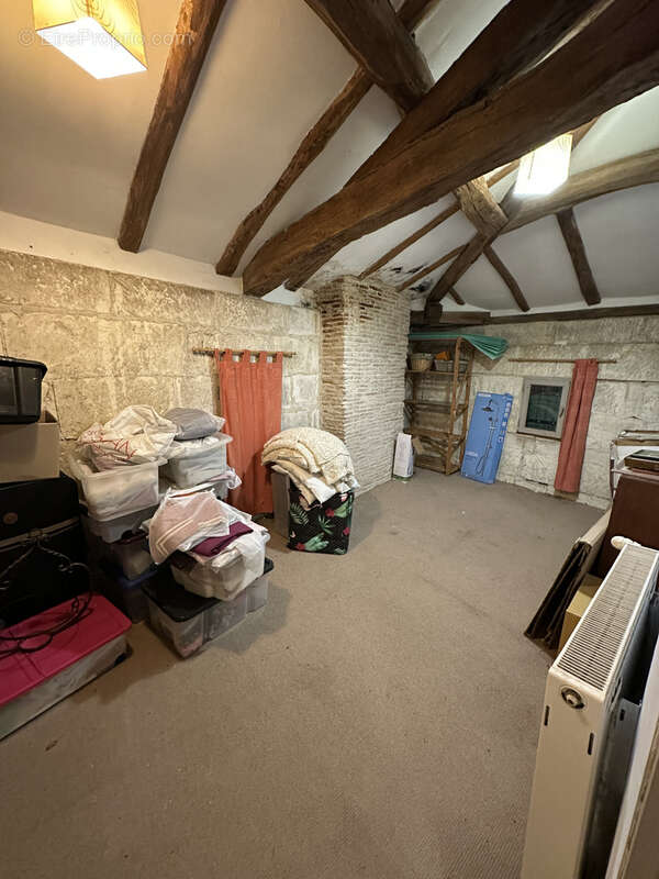 Maison à LA ROCHE-CHALAIS