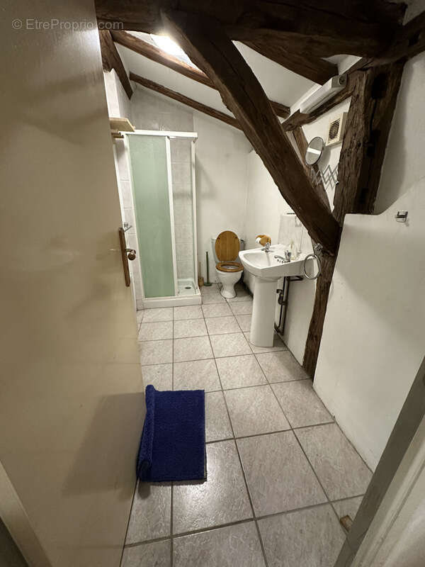 Maison à LA ROCHE-CHALAIS