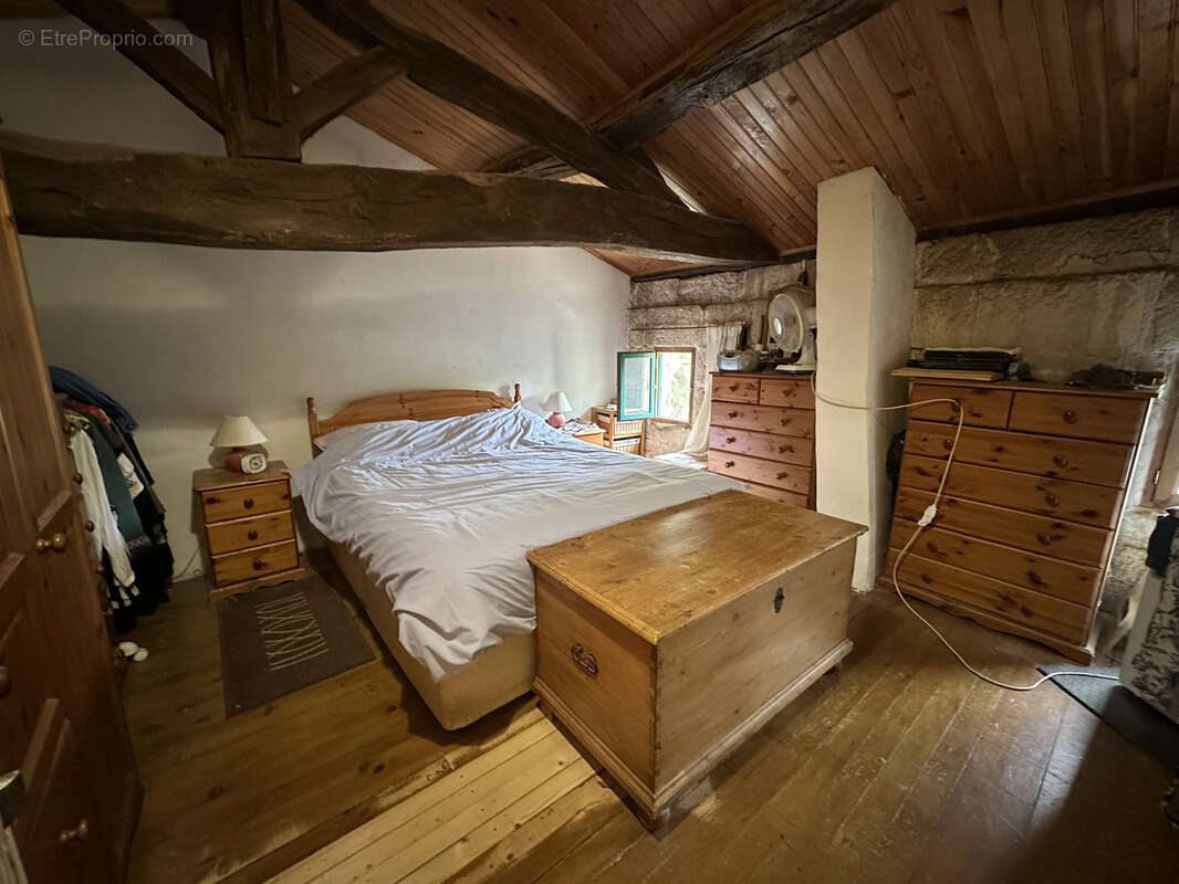 Maison à LA ROCHE-CHALAIS