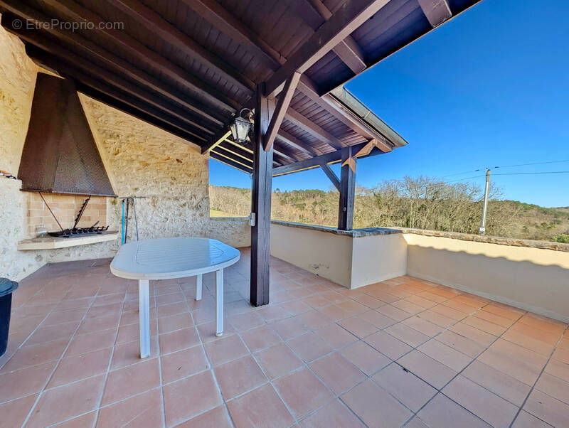 Maison à SAINT-POMPONT