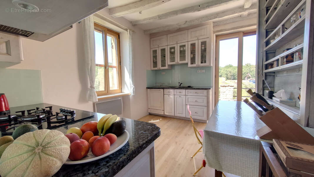 Maison à SAINT-POMPONT