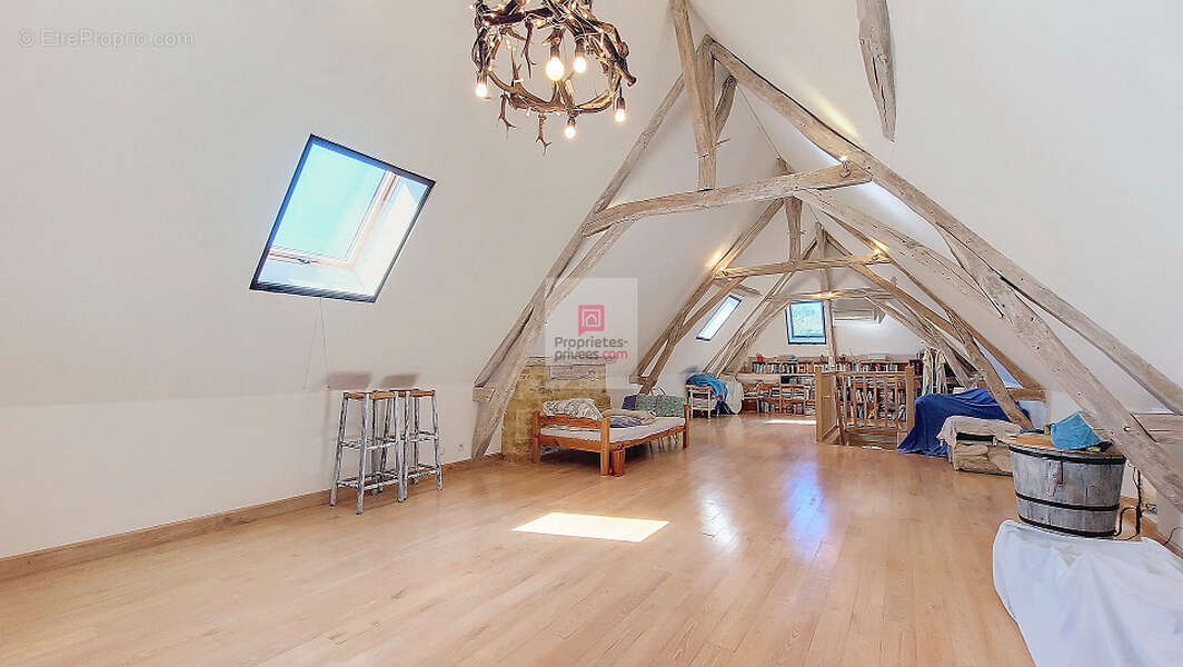 Maison à SAINT-POMPONT