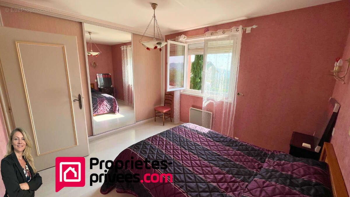 Maison à COURS-LA-VILLE