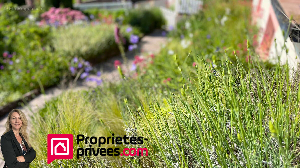 Maison à COURS-LA-VILLE