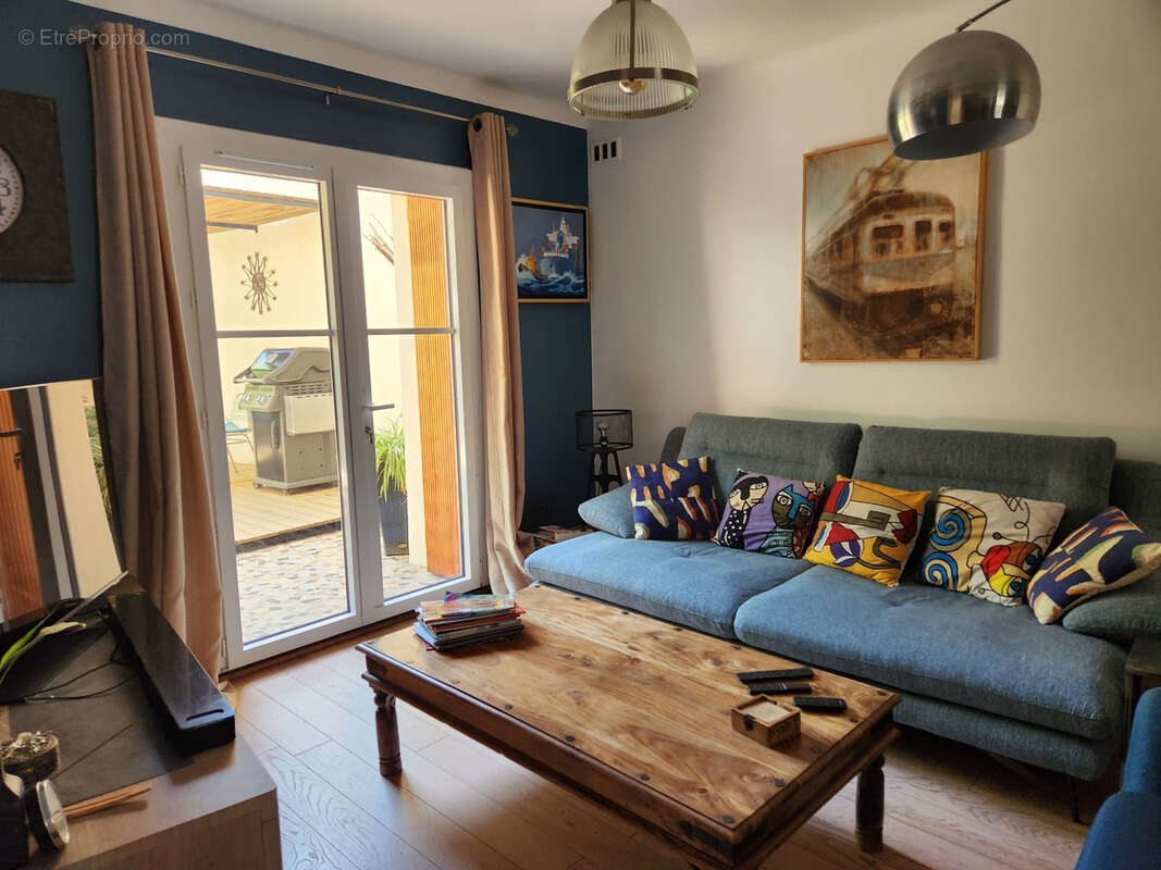 Maison à CADEROUSSE