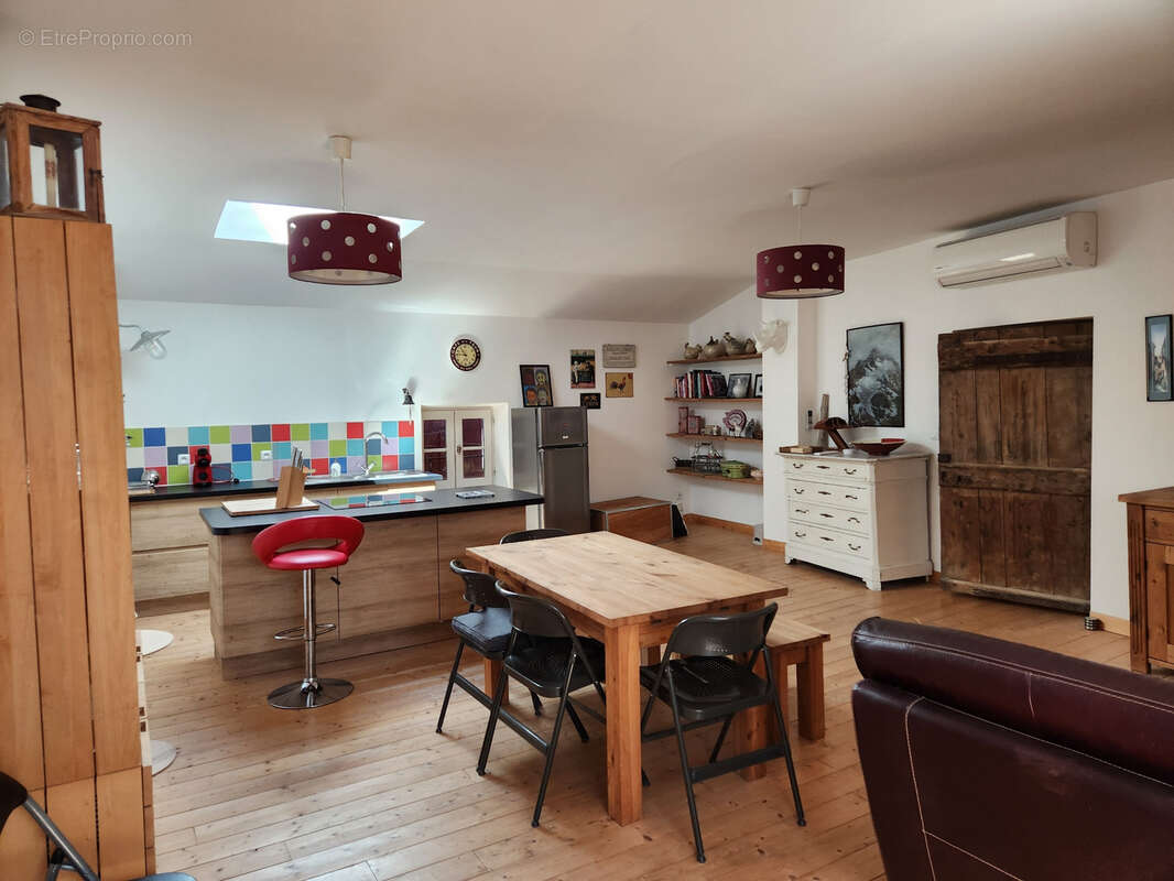 Maison à CADEROUSSE