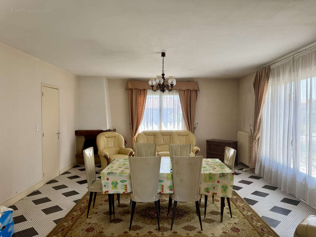 Maison à LE HAILLAN