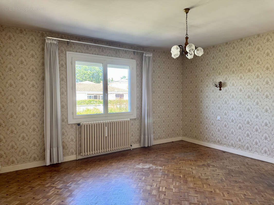 Maison à LE HAILLAN