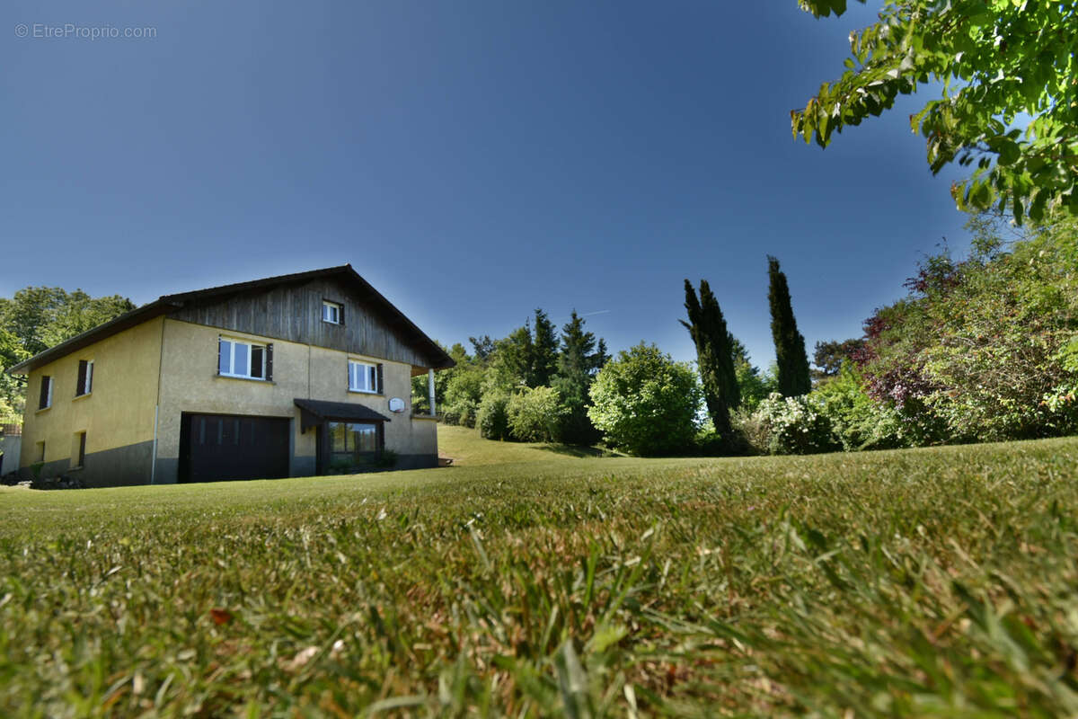 Maison à CHANAT-LA-MOUTEYRE