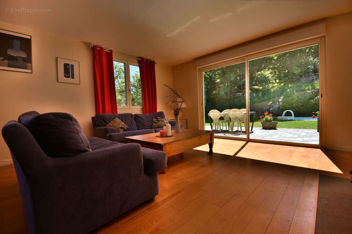 Maison à CHANAT-LA-MOUTEYRE